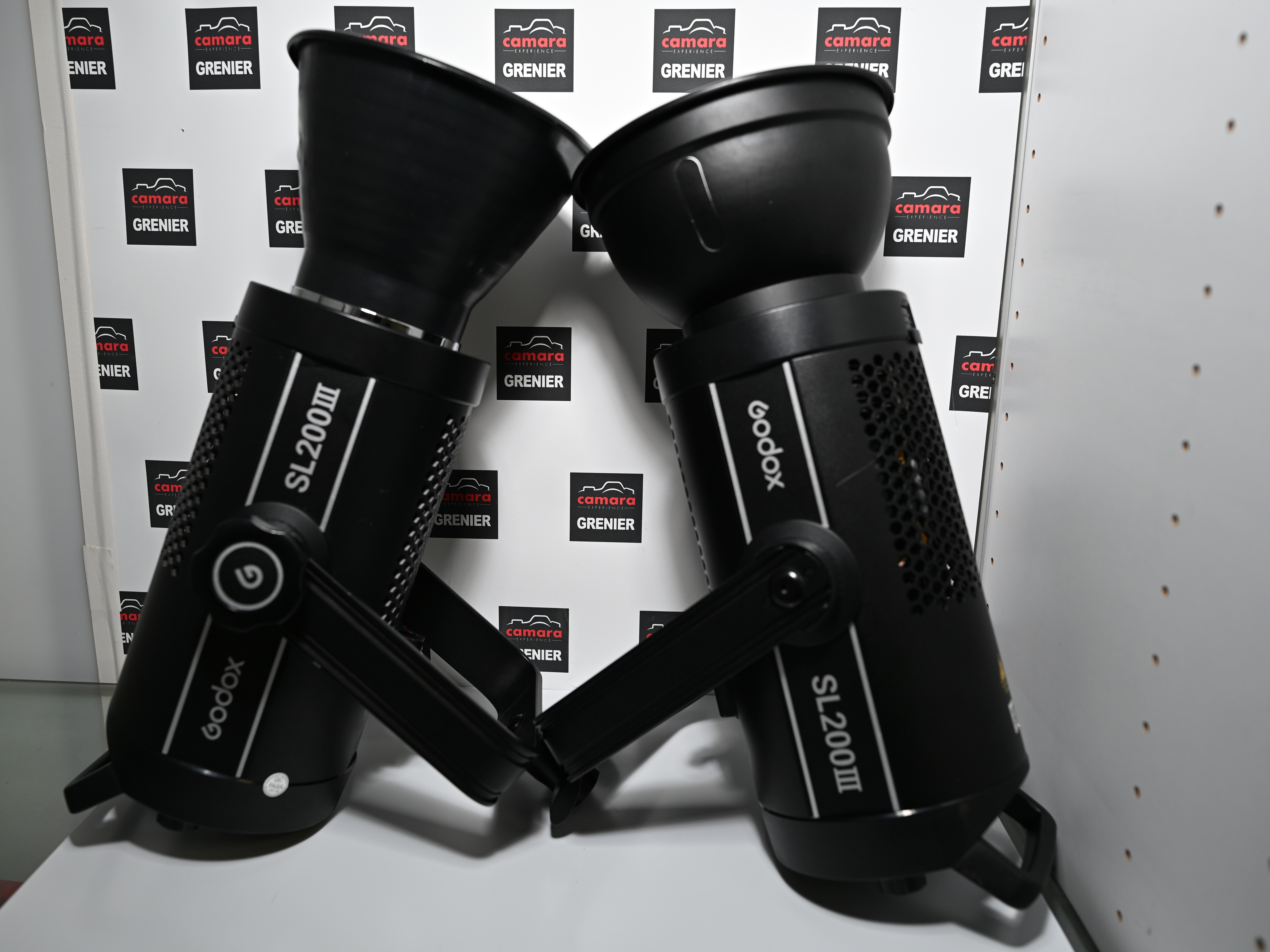 Godox kit 2 torches LED 200w + Pieds + Parapluies